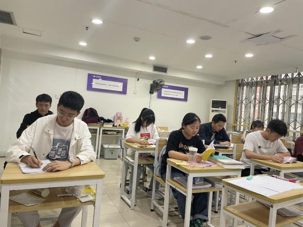 美术分260文化350能上的大学