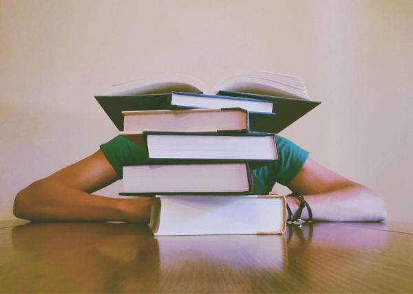 大学生怎么申请出国留学